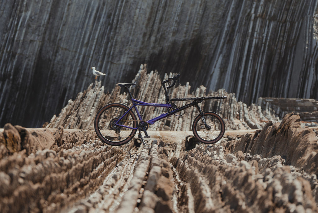Le vélo Hase Gravit Dust, hybride entre cargo et gravel.