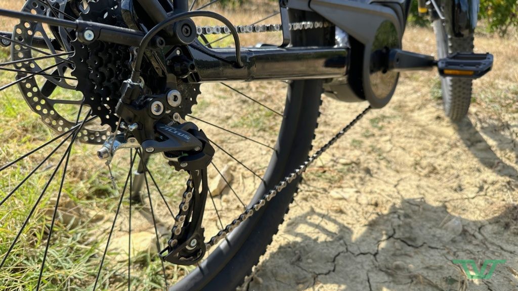 Le dérailleur Shimano Altus 9 vitesses.