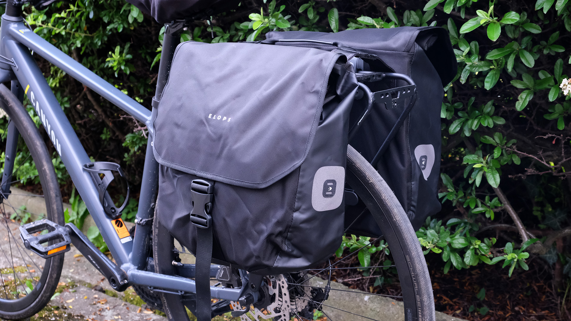 Test Sacoche double 540 pour porte bagages un basique de plus chez Decathlon Transition Velo