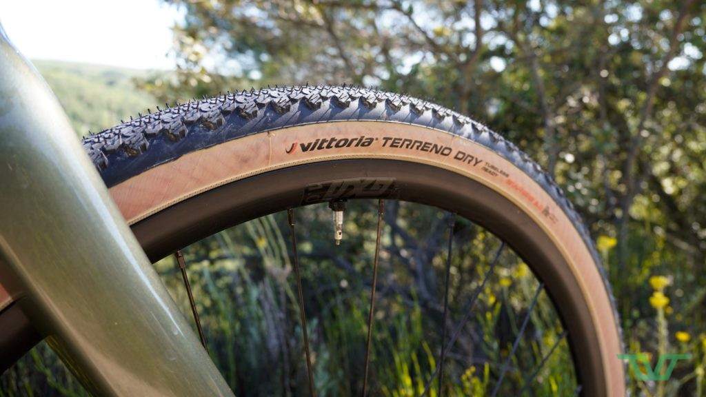 Les pneus Vittoria Terreno Dry en 40 mm de section.