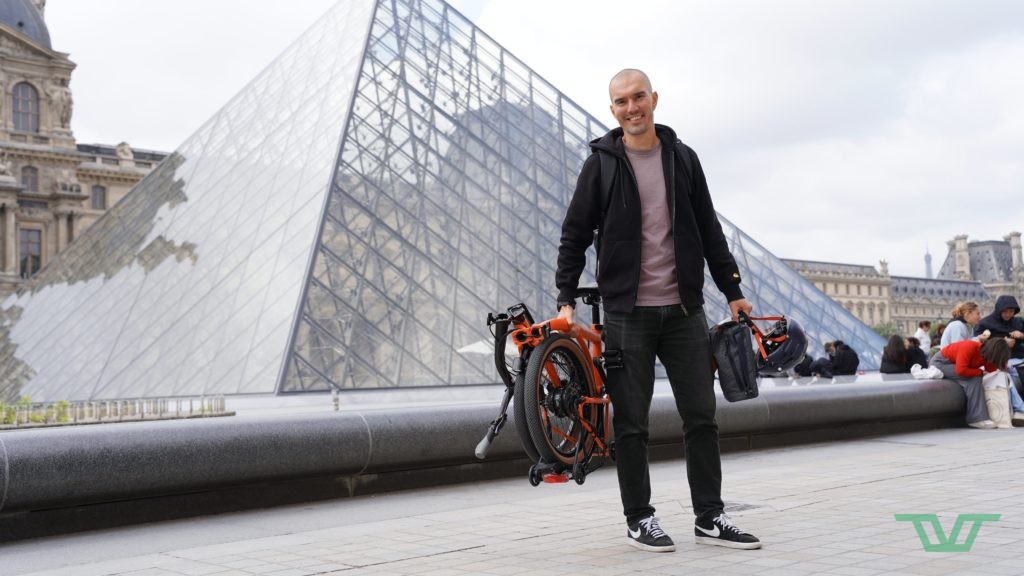 Même plus encombrant et plus lourd, le Brompton G Line reste facile à porter.