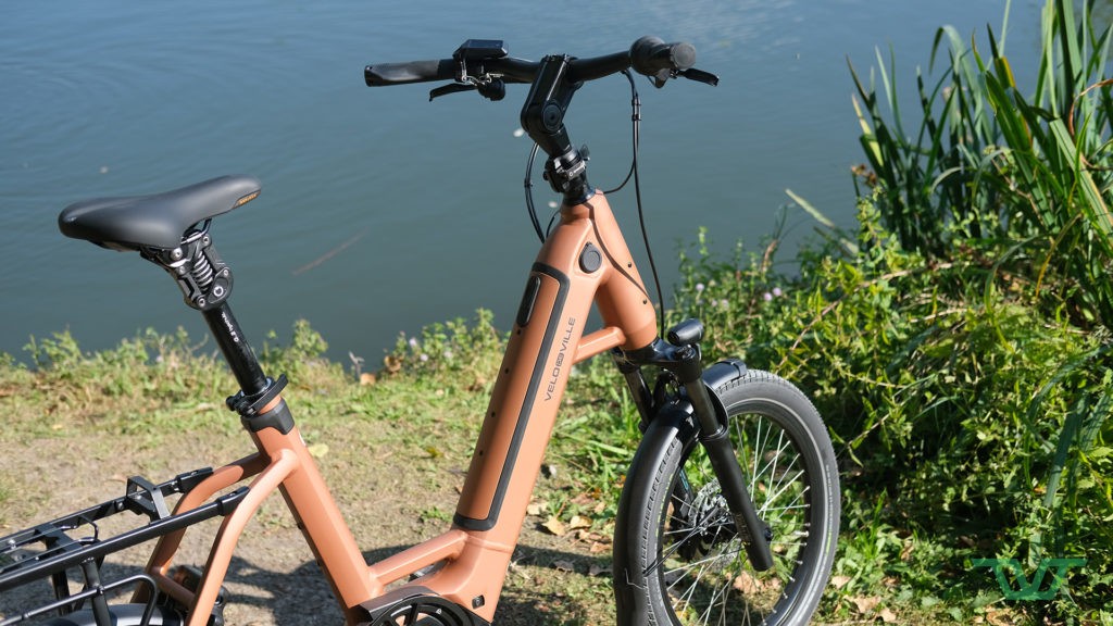 Un vélo idéal en ville, mais aussi à son aise en balade.