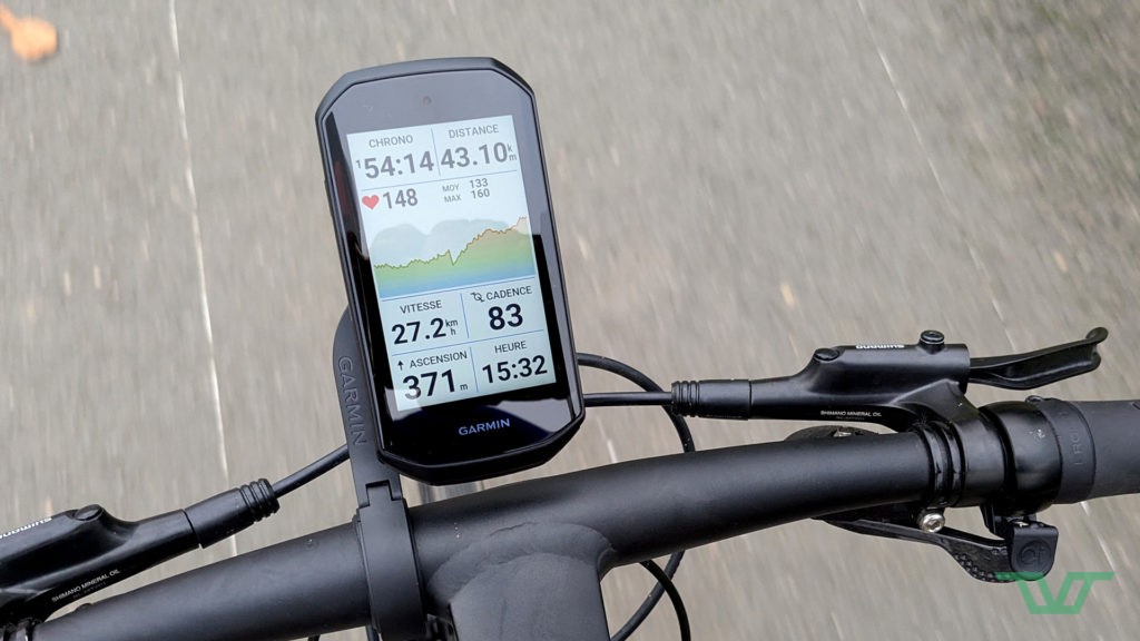 Notre écran d'activité principal en sortie, avec une ceinture cardio et un capteur de cadence couplés au GPS.