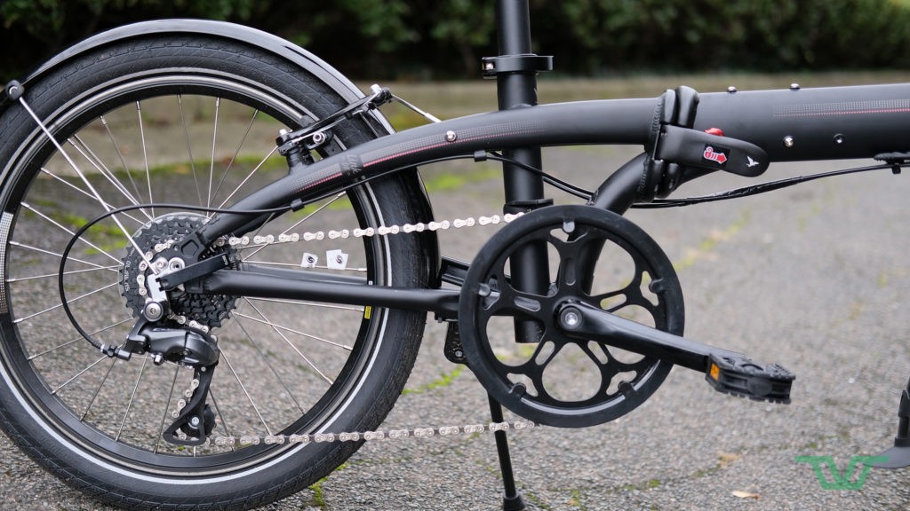 La transmission du Tern Link D8, avec dérailleur Shimano Claris 8 vitesses.