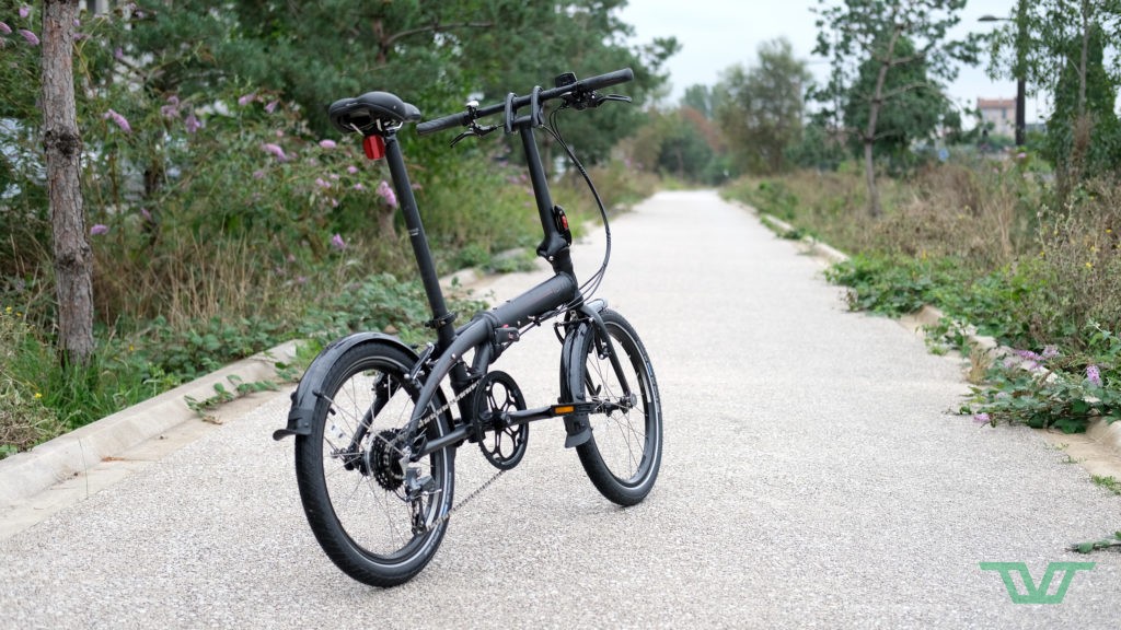 Le Tern Link D8 reste un vélo plaisant pour la randonnée malgré son petit format.