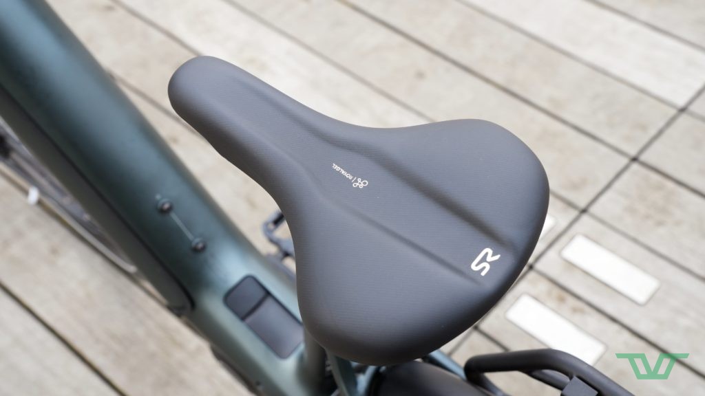 La selle Explora avec un profil mixte adapté aux longues randonnées.